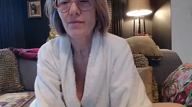 Snapshot of godinflower chatting on December 13, 8:20 am godinflower online show from December 13, 8:20 am