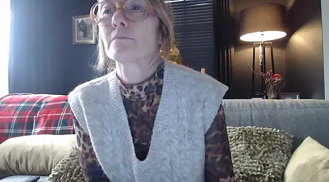 Snapshot of godinflower chatting on December 17, 1:27 pm godinflower online show from December 17, 1:27 pm