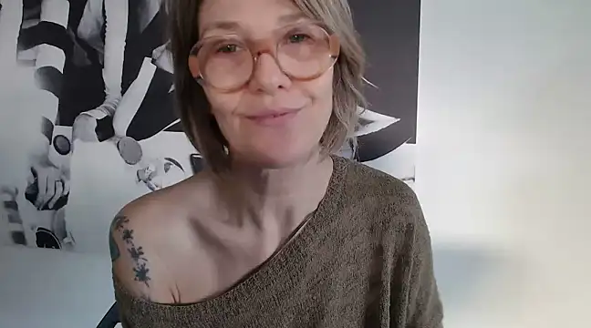 Snapshot of godinflower chatting on December 28, 12:13 pm godinflower online show from December 28, 12:13 pm