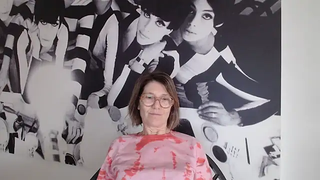 Snapshot of godinflower chatting on January 28, 3:57 pm godinflower online show from January 28, 3:57 pm