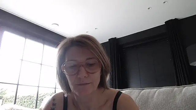 Snapshot of godinflower chatting on February 10, 1:22 pm godinflower online show from February 10, 1:22 pm