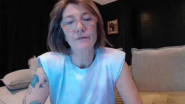 Snapshot of godinflower chatting on February 11, 7:27 pm godinflower online show from February 11, 7:27 pm