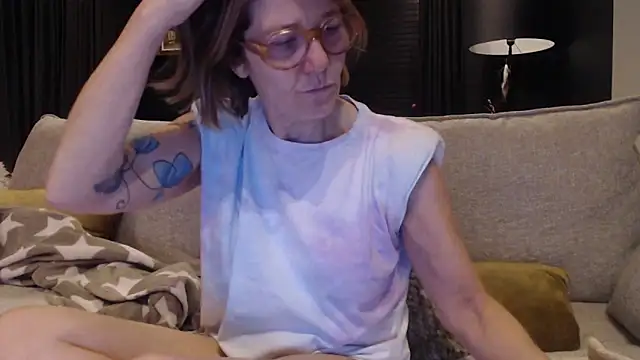 Snapshot of godinflower chatting on February 16, 8:00 pm godinflower online show from February 16, 8:00 pm