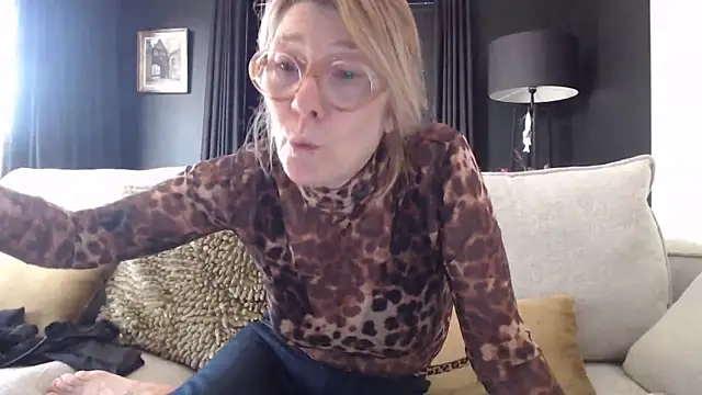 Snapshot of godinflower chatting on March 4, 12:33 pm godinflower online show from March 4, 12:33 pm