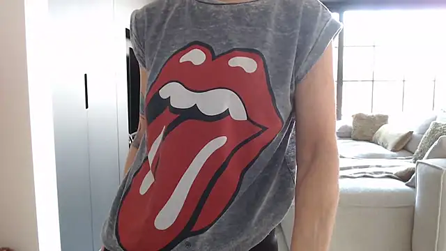 Snapshot of godinflower chatting on March 13, 9:43 am godinflower online show from March 13, 9:43 am