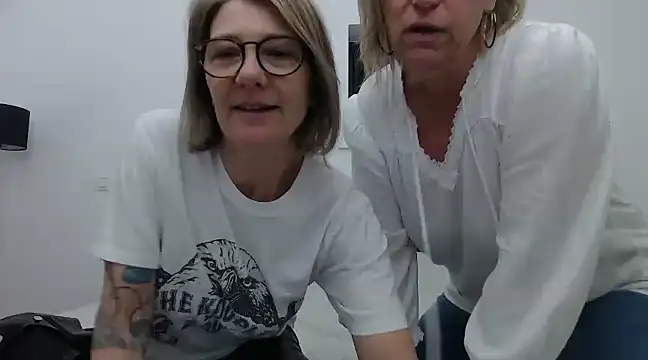 Snapshot of godinflower chatting on March 21, 9:12 am godinflower online show from March 21, 9:12 am