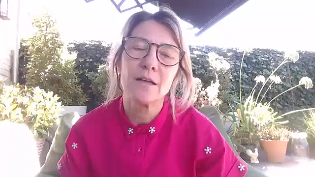 Snapshot of godinflower chatting on September 9, 12:37 pm godinflower online show from September 9, 12:37 pm