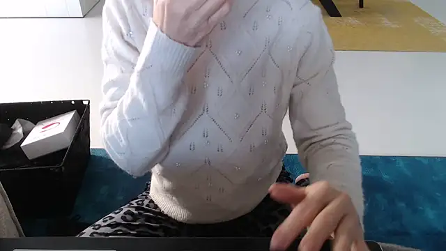 Snapshot of godinflower chatting on October 4, 8:56 am godinflower online show from October 4, 8:56 am