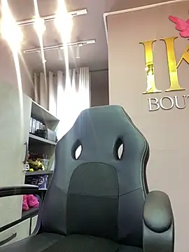 AmmyJones  online show from November 22, 8:24 am