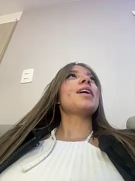 AmmyJones  online show from April 21, 6:44 pm