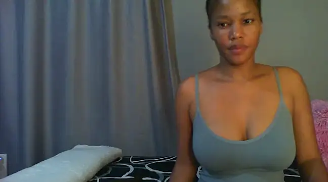 Snapshot of Sexylisa670 chatting on February 6, 8:13 pm Sexylisa670 online show from February 6, 8:13 pm