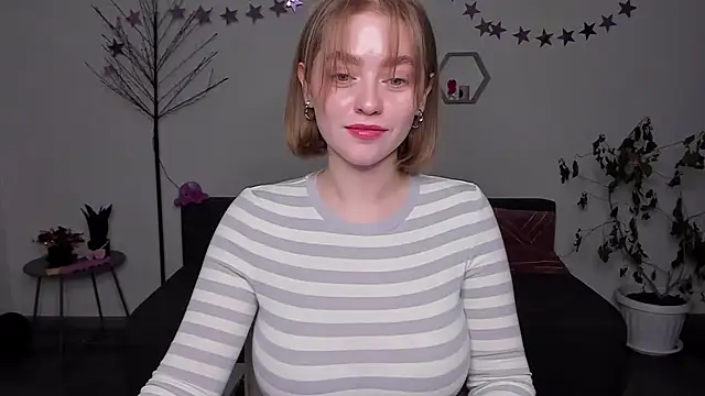 AidaPerry online show from December 12, 2:55 pm