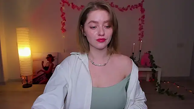 AidaPerry online show from January 21, 2:05 pm