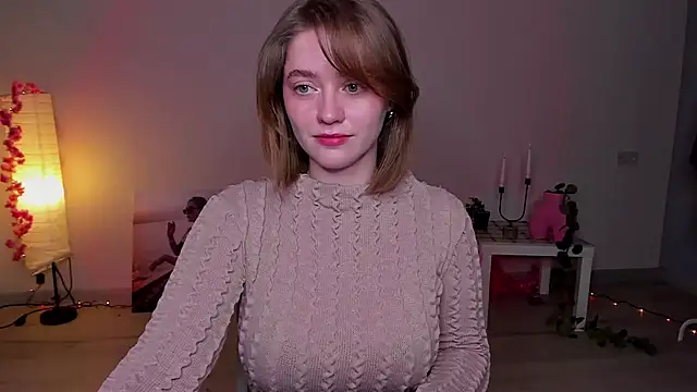 AidaPerry online show from February 6, 7:18 pm