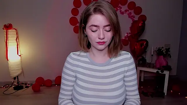 AidaPerry online show from March 2, 5:36 pm