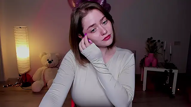 AidaPerry online show from March 14, 8:28 pm