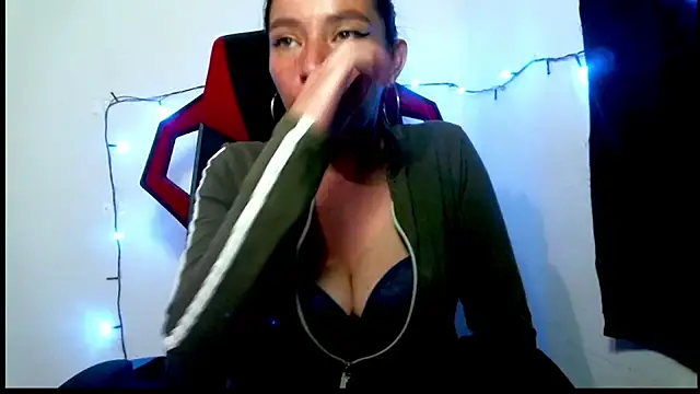 Snapshot of catalina_colombia chatting on February 13, 6:27 pm catalina colombia online show from February 13, 6:27 pm