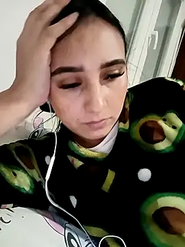 Juanamd1 online show from December 4, 11:30 am