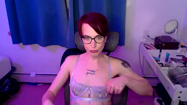 Snapshot of RyffBurnz chatting on January 12, 2:14 am RyffBurnz online show from January 12, 2:14 am