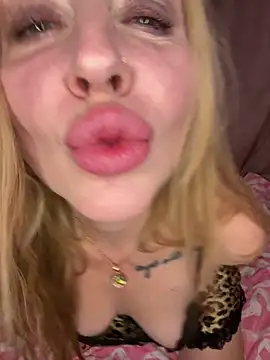 Snapshot of Lakshmi_lotus chatting on May 10, 8:03 pm Lakshmi lotus online show from May 10, 8:03 pm