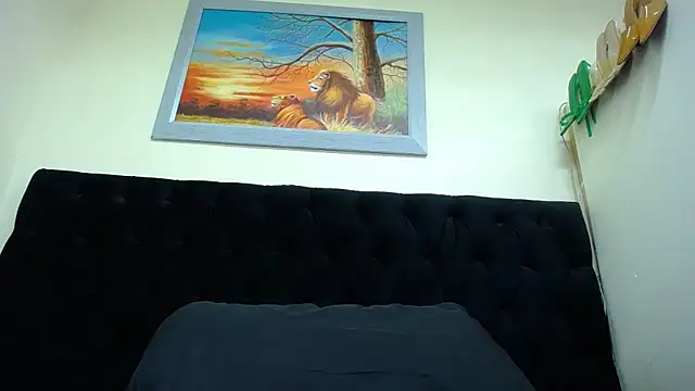 Snapshot of SpicyQueenxxxx chatting on February 2, 4:37 am SpicyQueenxxxx online show from February 2, 4:37 am