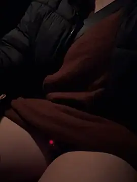 Snapshot of -Milfshake- chatting on March 12, 5:41 pm -Milfshake- online show from March 12, 5:41 pm