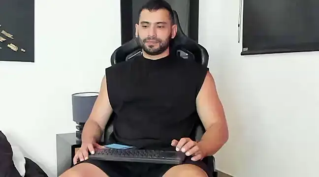 Dereck vega online show from December 4, 9:35 pm