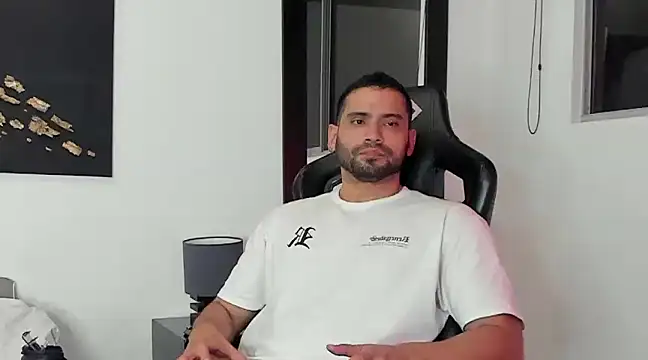 Dereck vega online show from December 8, 12:29 am