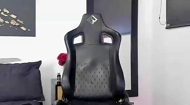 Dereck vega online show from March 8, 9:29 pm