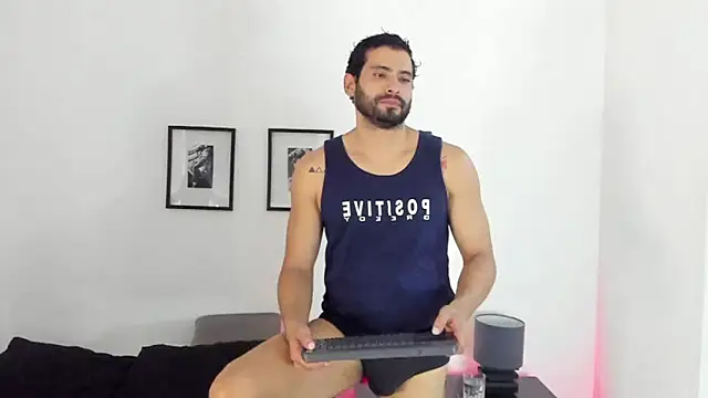 Dereck vega online show from October 2, 8:27 pm