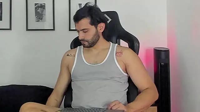 Snapshot of Dereck_vega chatting on July 4, 4:46 pm Dereck vega online show from July 4, 4:46 pm