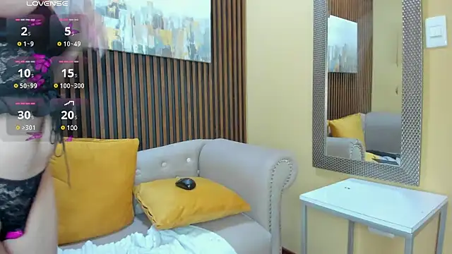 Nahiajhonson  online show from January 18, 4:21 pm