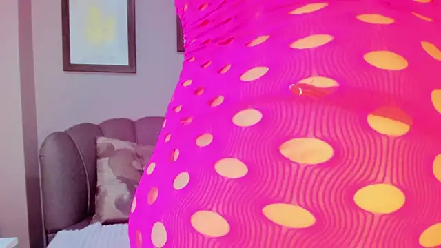 Nahiajhonson  online show from February 3, 3:38 pm