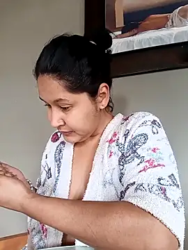 SamaraJay1 online show from April 23, 1:24 pm