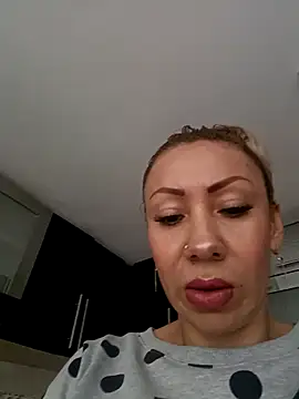 coral smitth online show from February 11, 6:55 pm