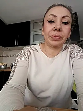 coral smitth online show from October 4, 7:45 pm