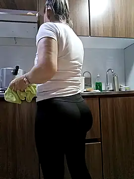 coral smitth online show from November 12, 6:41 pm