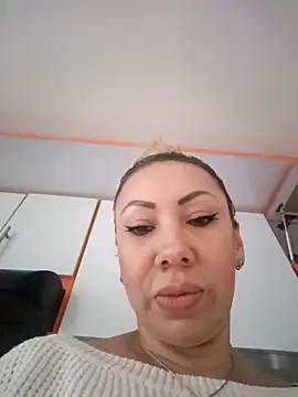 coral smitth online show from April 15, 3:52 pm