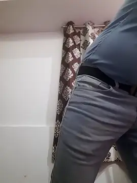 Guyinshortss online show from February 28, 9:05 pm