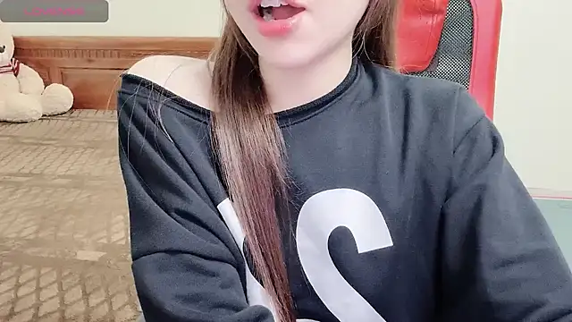 Snapshot of TrinhH_Nabbi chatting on December 9, 1:02 pm TrinhH Nabbi online show from December 9, 1:02 pm