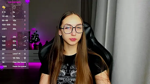 Snapshot of Sm0ly chatting on December 3, 3:41 am Sm0ly online show from December 3, 3:41 am