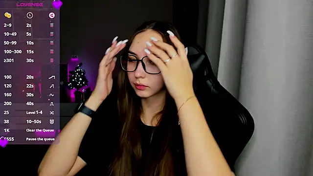 Snapshot of Sm0ly chatting on December 7, 2:09 am Sm0ly online show from December 7, 2:09 am