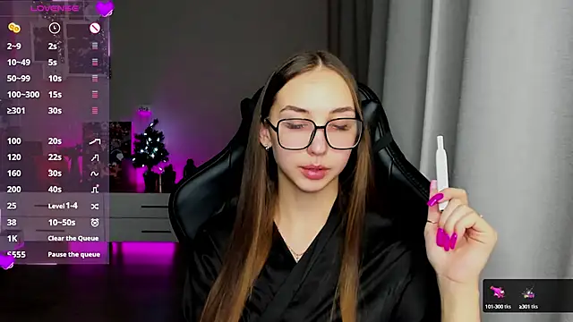 Snapshot of Sm0ly chatting on December 17, 2:33 am Sm0ly online show from December 17, 2:33 am