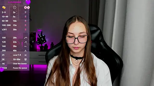 Snapshot of Sm0ly chatting on December 29, 4:38 am Sm0ly online show from December 29, 4:38 am