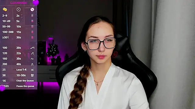 Snapshot of Sm0ly chatting on December 30, 2:53 am Sm0ly online show from December 30, 2:53 am