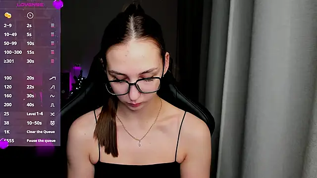 Snapshot of Sm0ly chatting on January 6, 1:20 am Sm0ly online show from January 6, 1:20 am