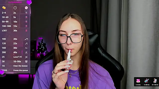 Snapshot of Sm0ly chatting on January 24, 2:28 am Sm0ly online show from January 24, 2:28 am