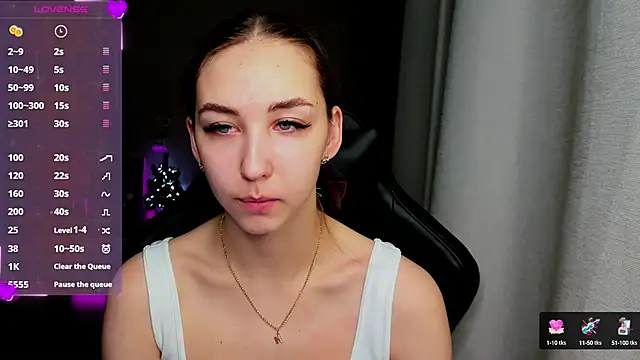 Snapshot of Sm0ly chatting on February 1, 1:12 am Sm0ly online show from February 1, 1:12 am