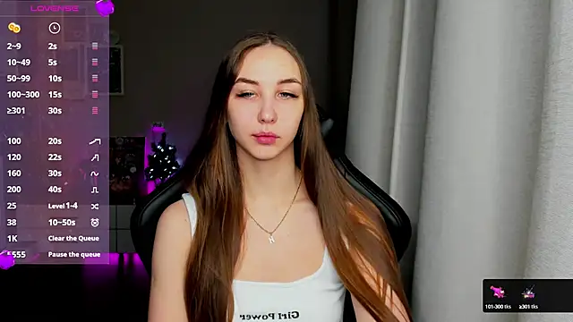 Snapshot of Sm0ly chatting on February 9, 2:28 am Sm0ly online show from February 9, 2:28 am