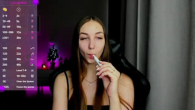 Snapshot of Sm0ly chatting on February 23, 2:18 am Sm0ly online show from February 23, 2:18 am